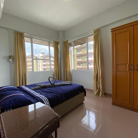 Apartmán D'Lina Pelangi Chukai Exteriér fotografie